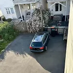 Sjarmerende Og Sentralt Beliggende Leilighet Med Stor Ballkong Pa Storhaug - Perfekt Sommerleie!