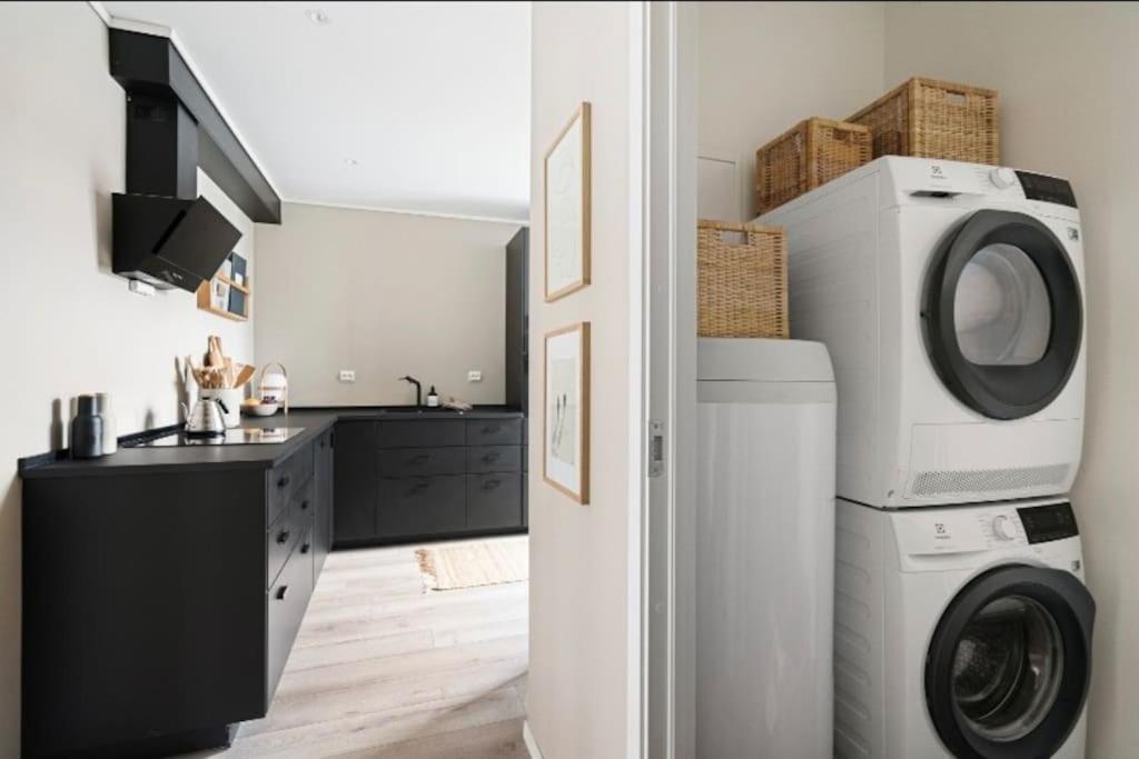 Apartment Sjarmerende Og Sentralt Beliggende Med Stor Ballkong Pa Storhaug - Perfekt Sommerleie! *