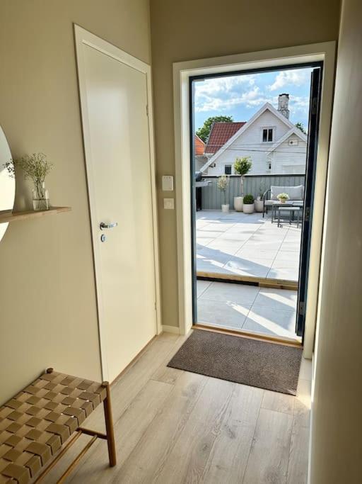 Apartment Sjarmerende Og Sentralt Beliggende Med Stor Ballkong Pa Storhaug - Perfekt Sommerleie! Stavanger