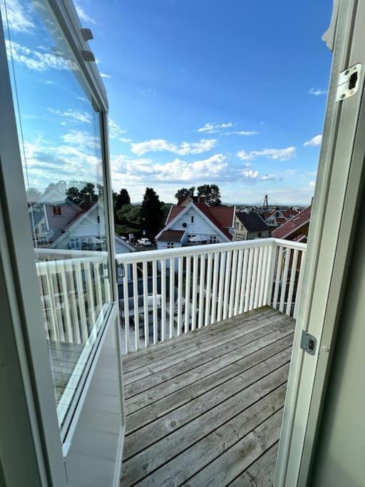 Apartment Sjarmerende Og Sentralt Beliggende Med Stor Ballkong Pa Storhaug - Perfekt Sommerleie!